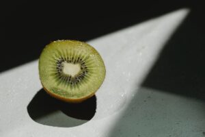 Read more about the article 7 Spectacular Ways Kiwifruit Can Transform Your Health